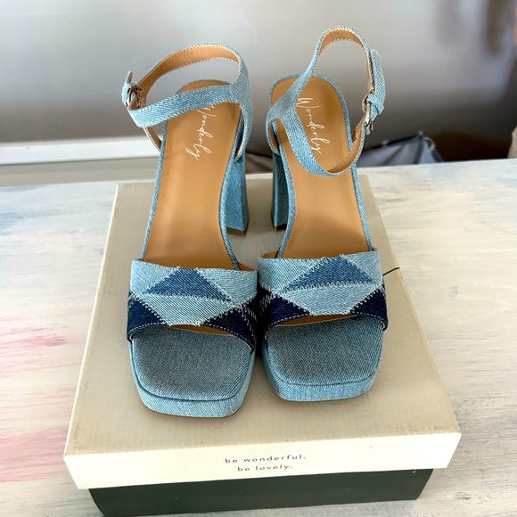 Women’s Heels - Picture 1 of 10
